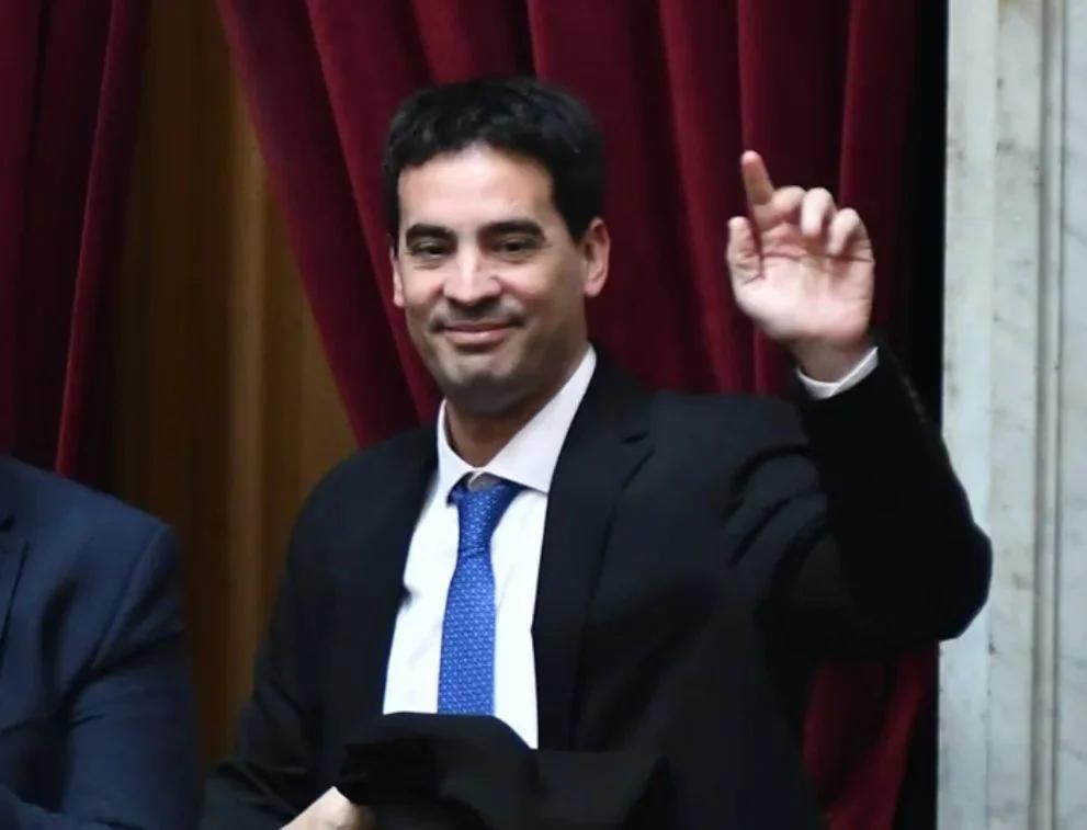 Ravier presentará su primera conferencia de prensa este martes