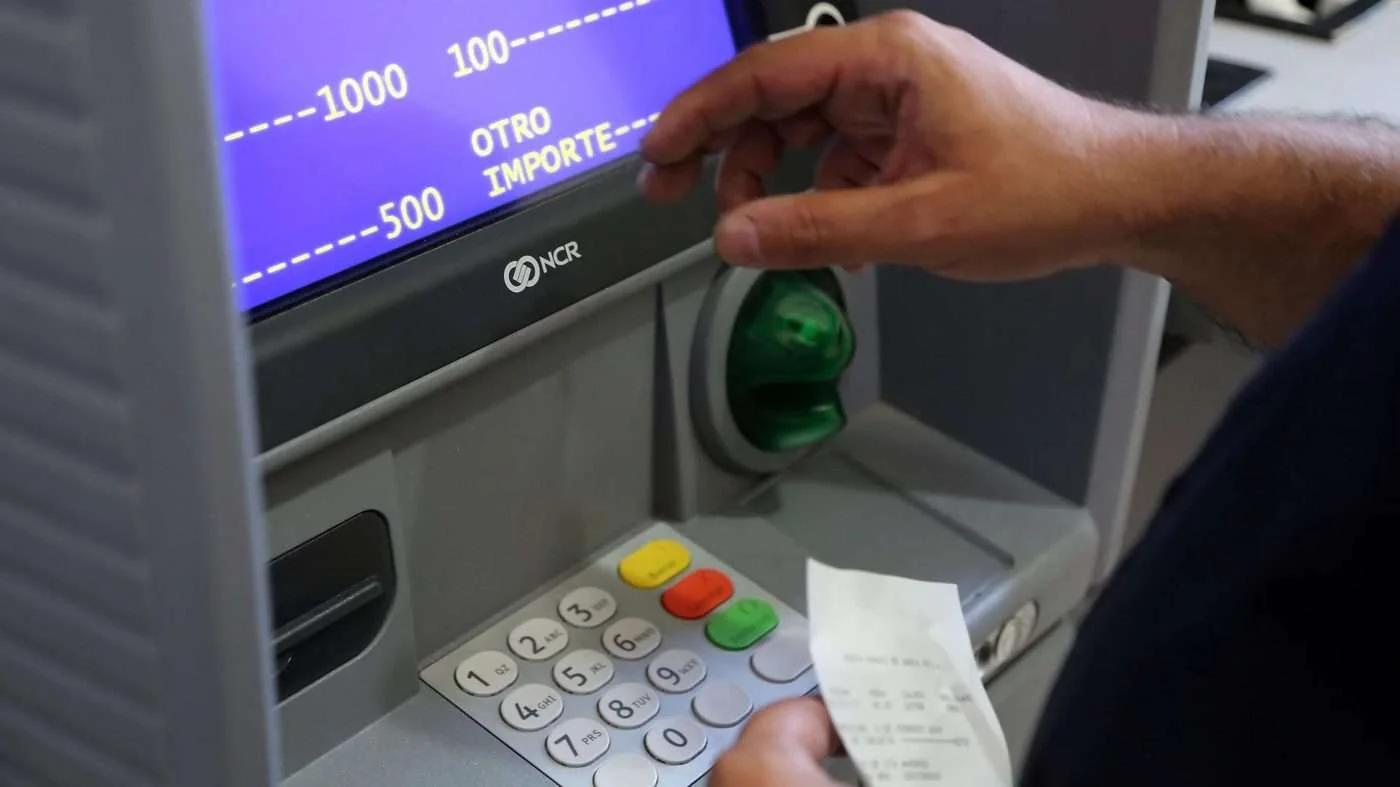 INICIA EL PAGO DE SUELDOS A EMPLEADOS PÚBLICOS EN LA RIOJA