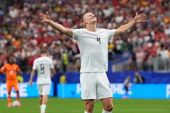 NORUEGA AVANZA A OCTAVOS CON HAALAND EN SU MEJOR NIVEL