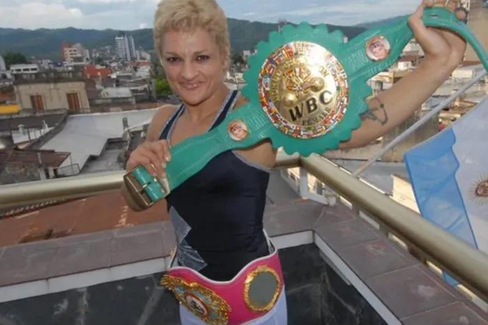 HOMENAJE A ALEJANDRA 'LOCOMOTORA' OLIVERAS