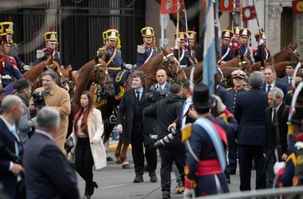 Milei encabeza el Tedeum por la Independencia con su Gabinete