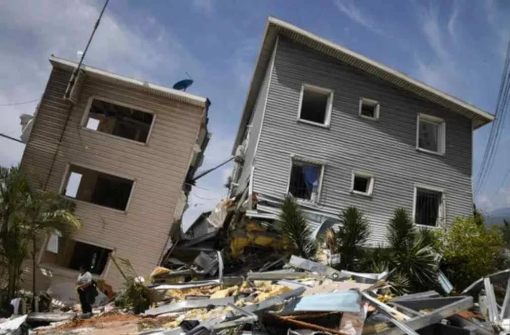 RESCATAN A MILES EN VENEZUELA TRAS TERREMOTOS