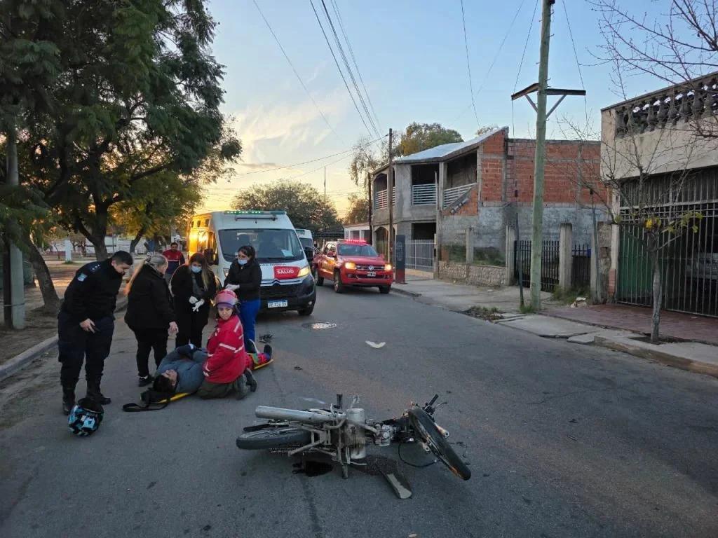 MOTOCICLISTA HERIDO TRAS CHOQUE EN BARRIO CEMENTERIO