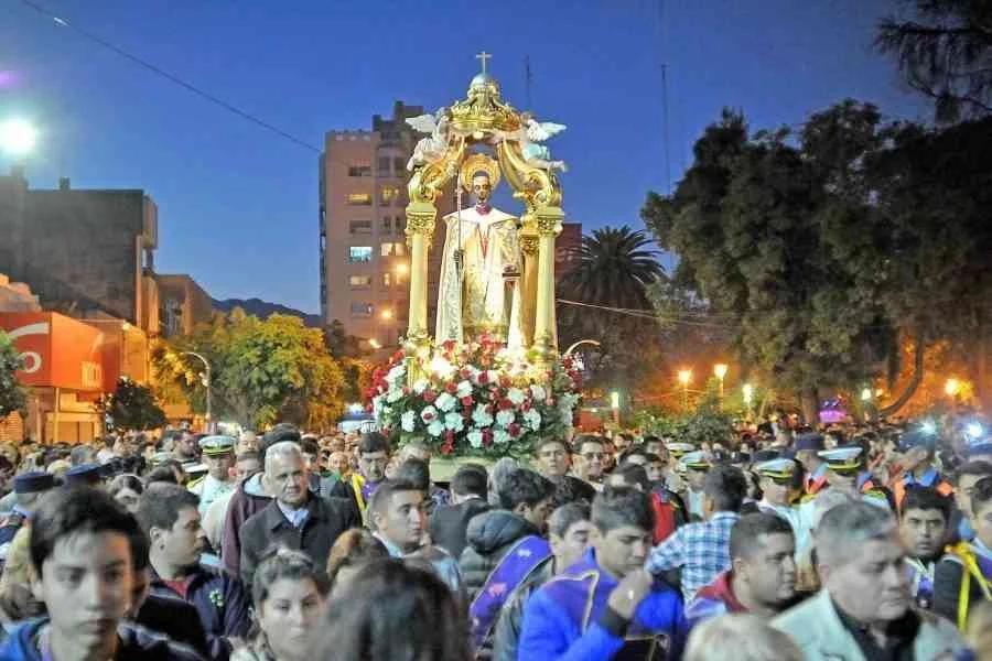 LA SOLEMNE PROCESIÓN DE SAN NICOLÁS SE PREPARA EN LA CAPITAL RIOJANA
