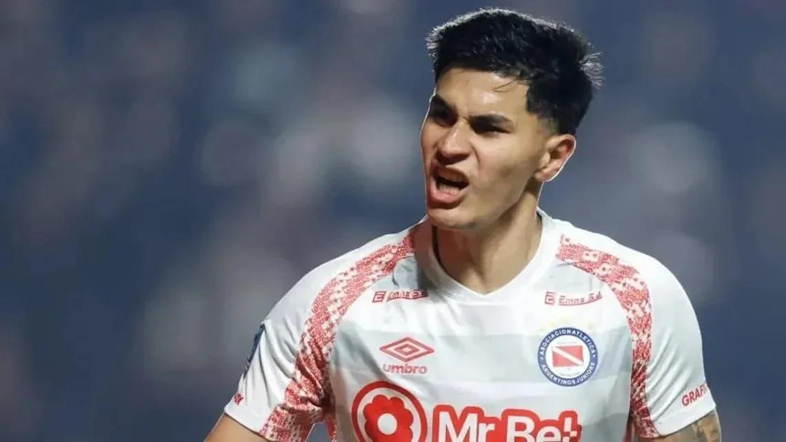 ARGENTINOS JUNIORS GOLPEA FUERTE EN EL CLAUSURA