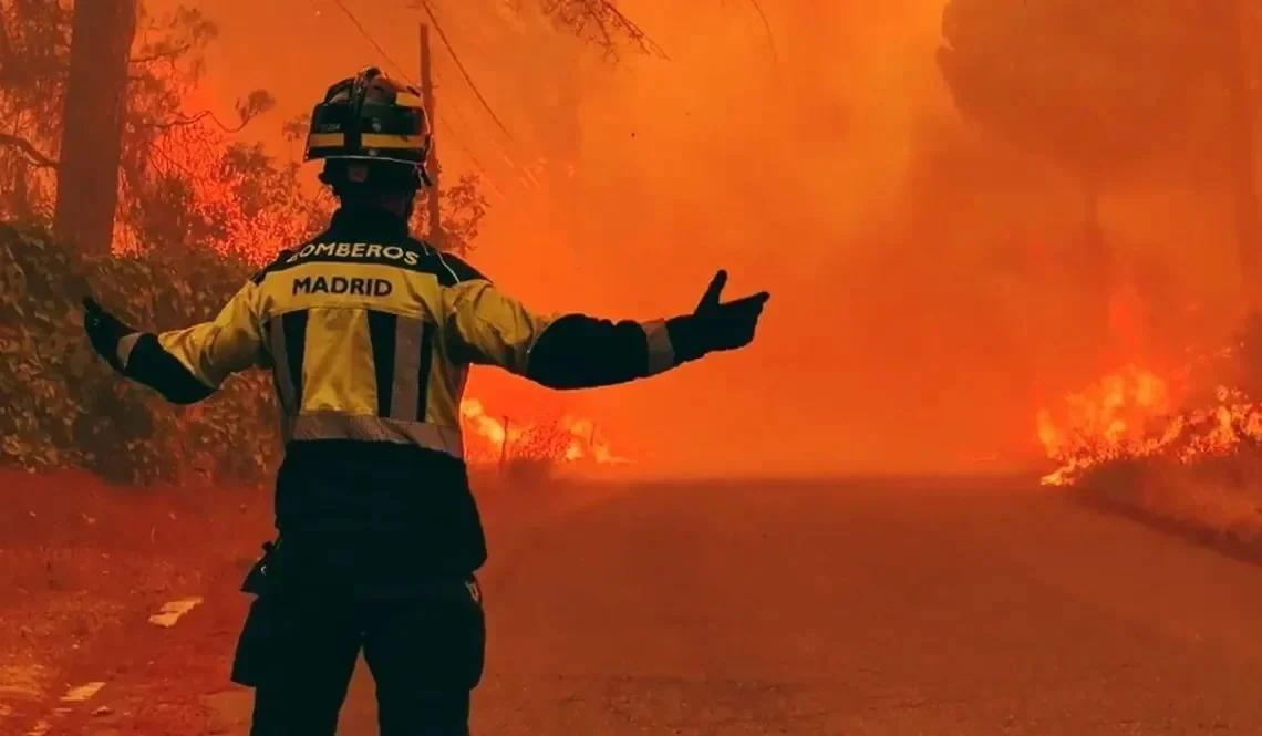 Incendios en España: 80.000 evacuados y 20.000 hectáreas afectadas