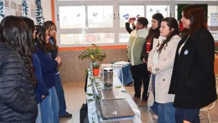 LA EPET 1 BRILLÓ EN SU FERIA DE CIENCIAS