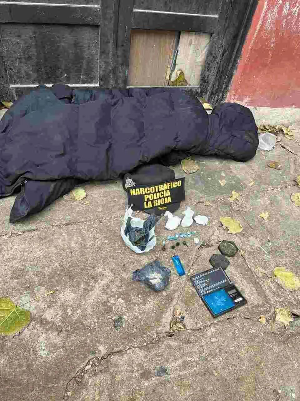 Detienen a joven en Las Ágaves con droga y $113 mil en efectivo