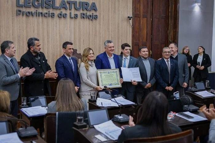 La Legislatura distingue a Sanagasta por su representación en el programa Best T