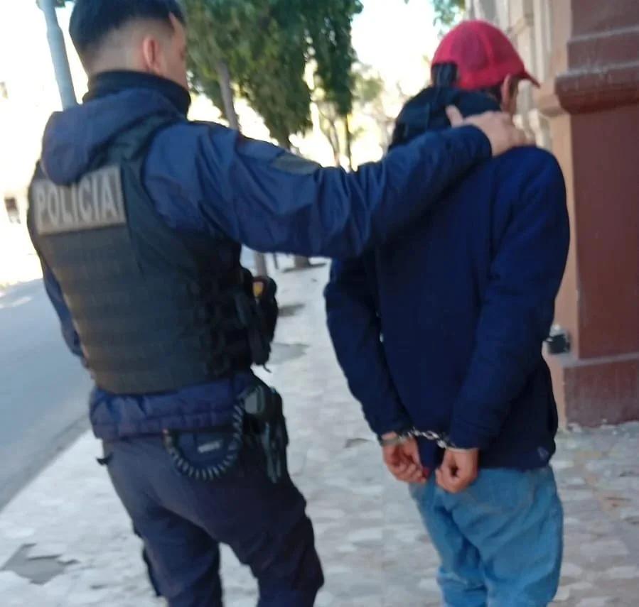 DETENIDO EN SANTA JUSTINA POR ROBO DE MOTOCICLETA
