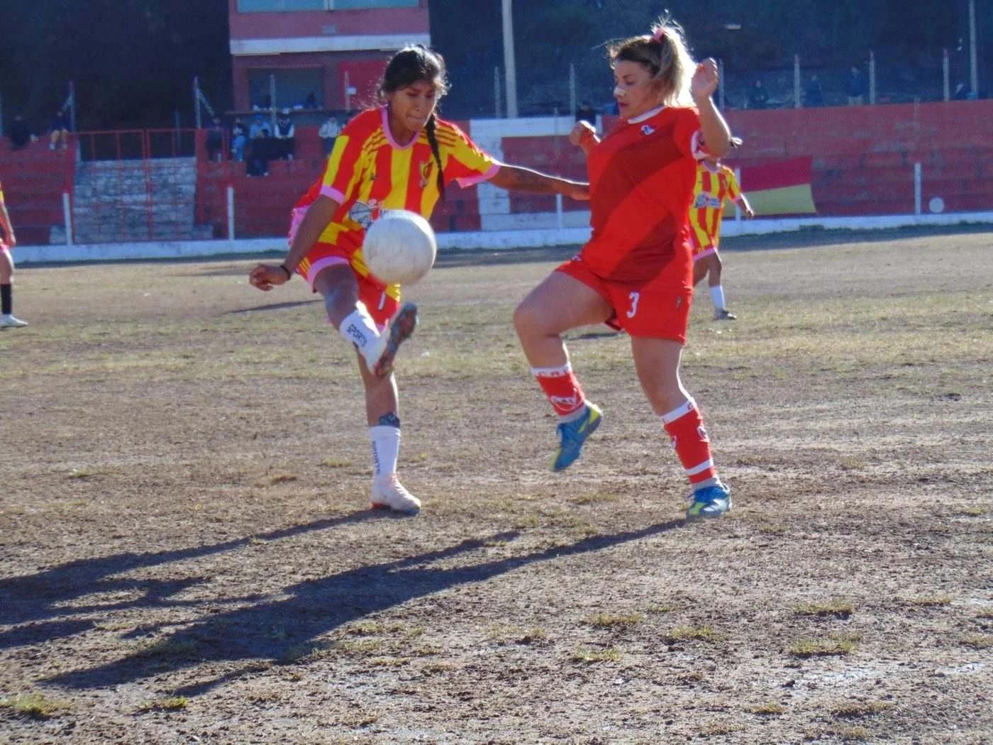 Fútbol Femenino: Cuatro Triunfos y un Partido Suspendido
