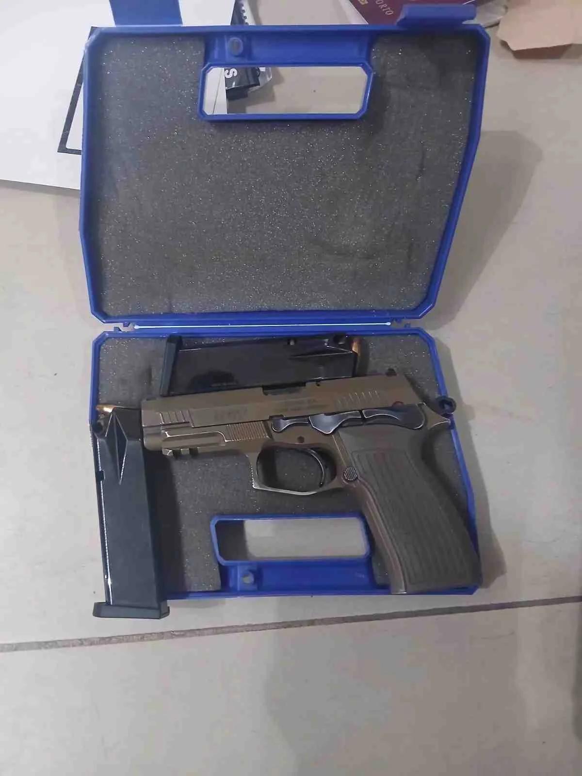 SECUESTRAN UN ARMA EN OPERATIVO POLICIAL EN BARRIO MATADERO