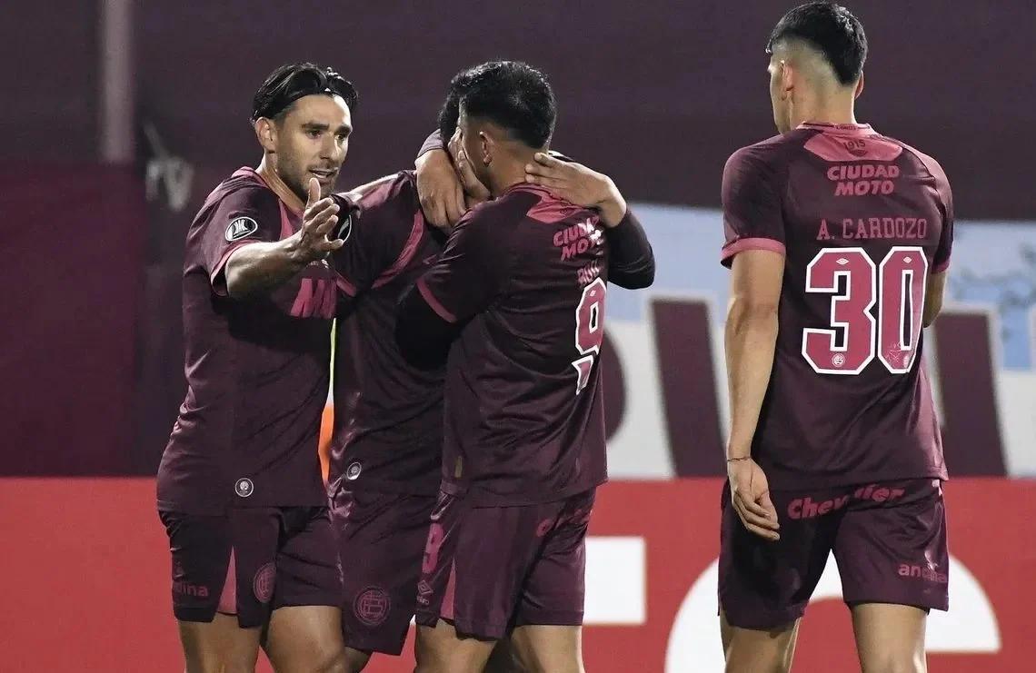 LANÚS BUSCA EL PASE A OCTAVOS EN CUSCO