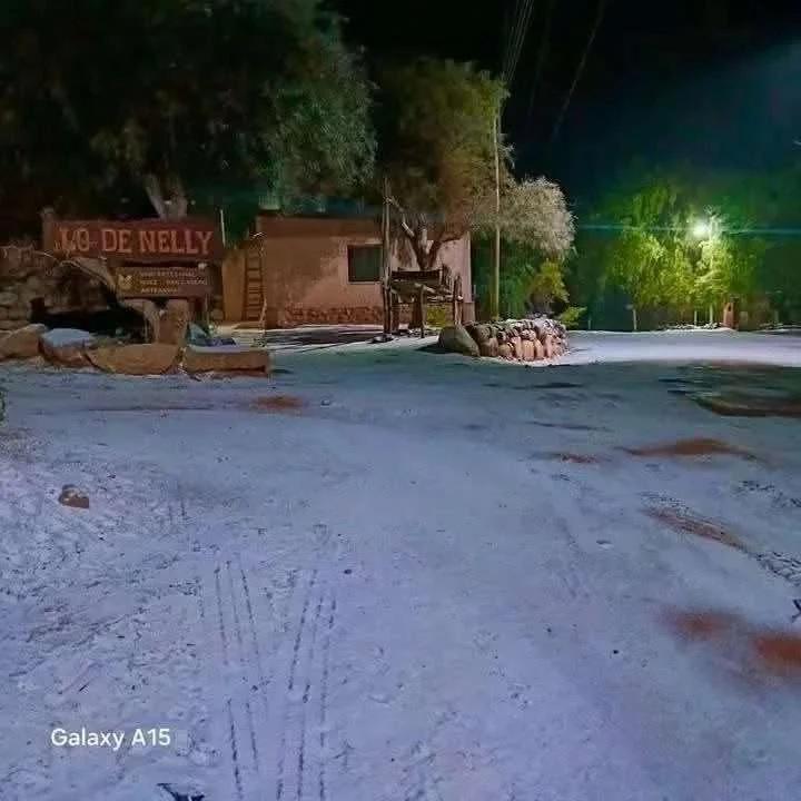 Aicuña y Chepes se visten de blanco