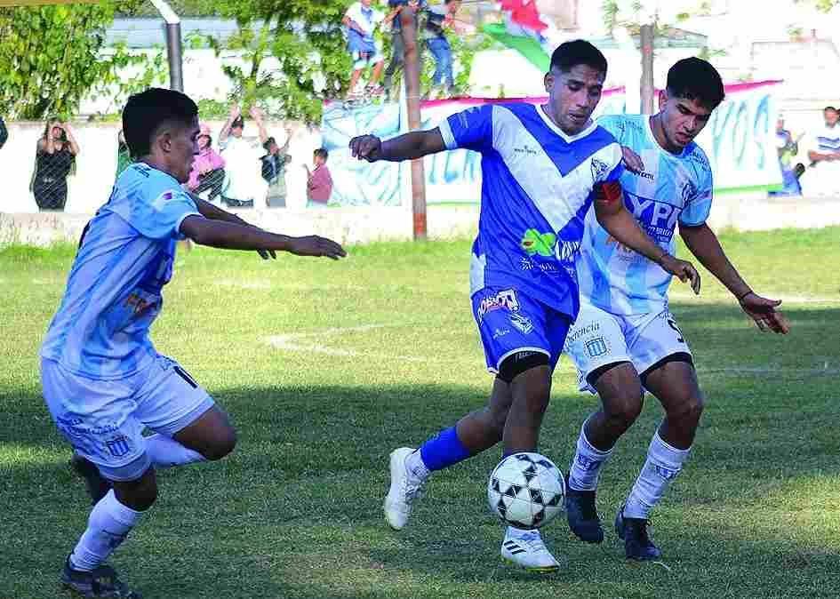 TESORIERI Y VÉLEZ, DUELAN EN EL ESTADIO DE VARGAS