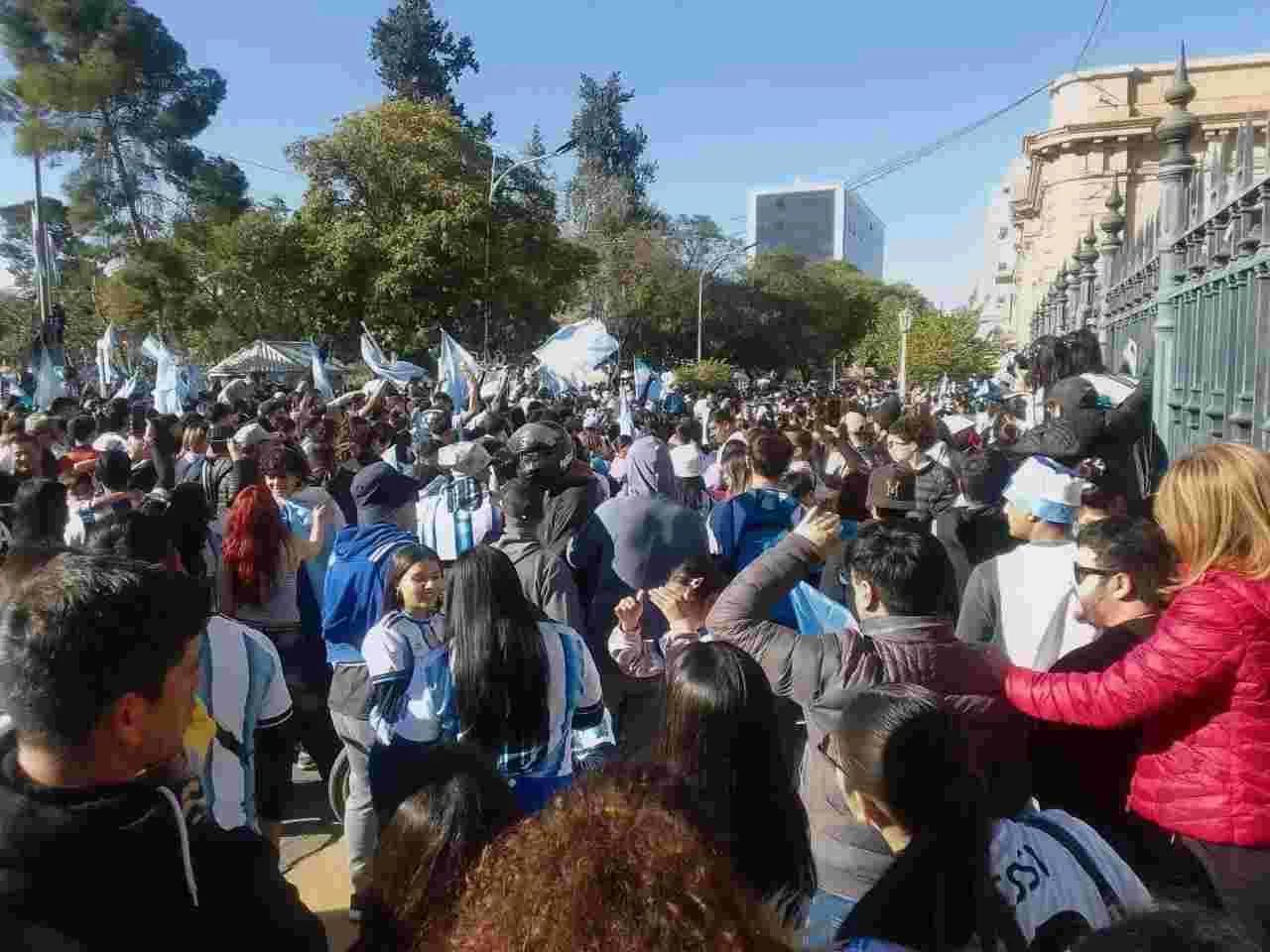 LA RIOJA CELEBRA LA REMONTADA DE ARGENTINA EN EL MUNDIAL