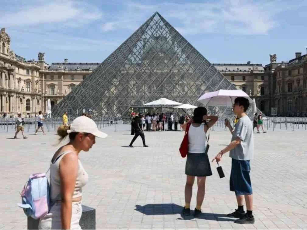 FRANCIA REPORTA 2.025 MUERTES ADICIONALES POR OLA DE CALOR