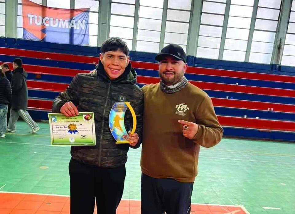 MARTÍN ÁVILA CAMPEÓN EN EL REGIONAL NOA DE BOXEO