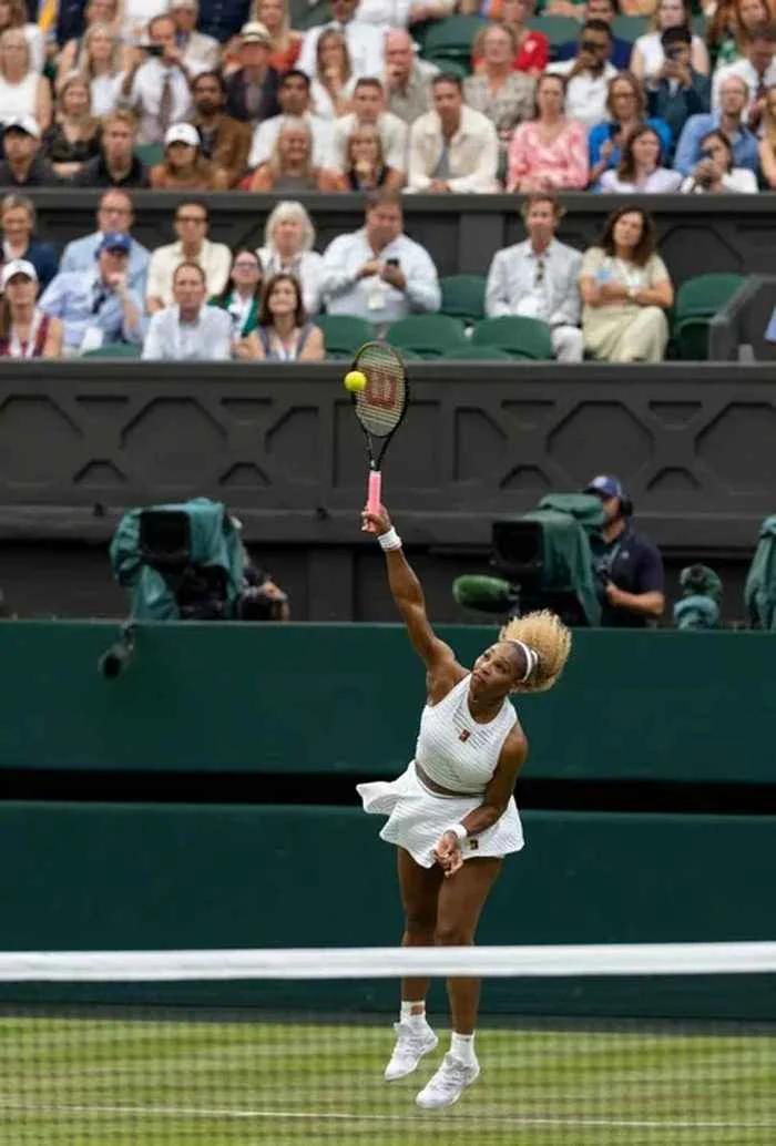 Serena Williams se despide de Wimbledon en primera ronda