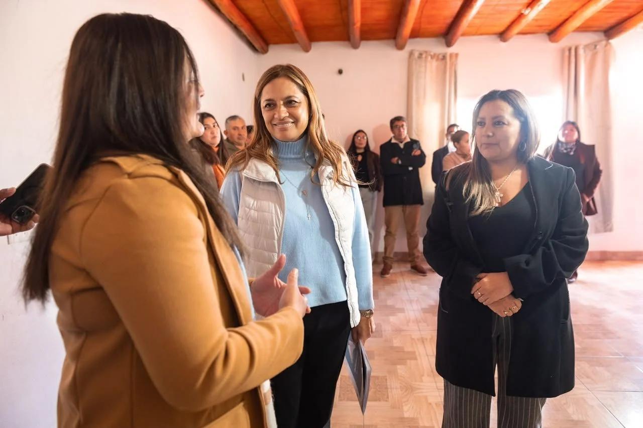 Teresita Madera llegó a Vinchina para acompañar a pequeños comerciantes y fortal