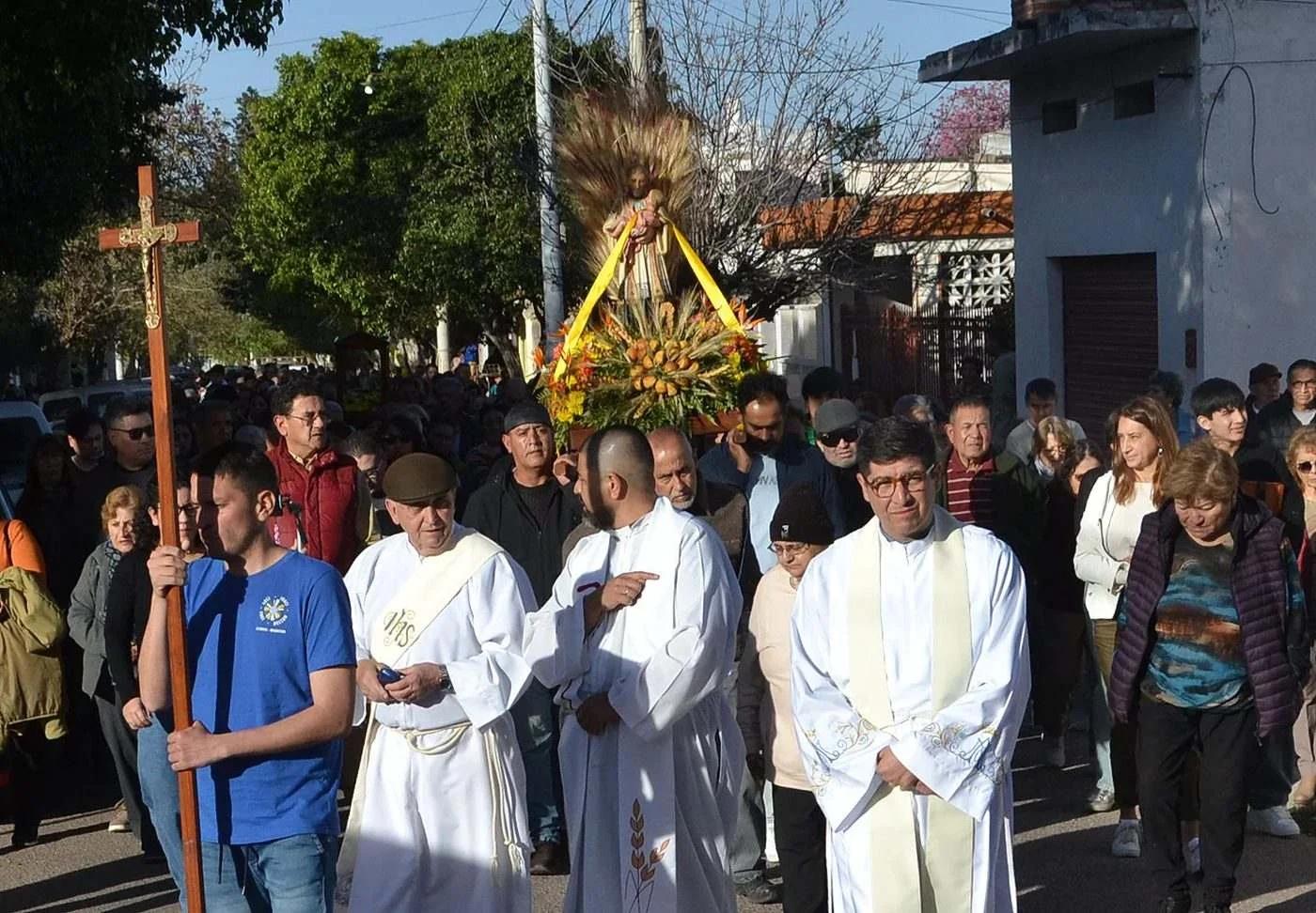 Ríojanos rinden homenaje a San Cayetano