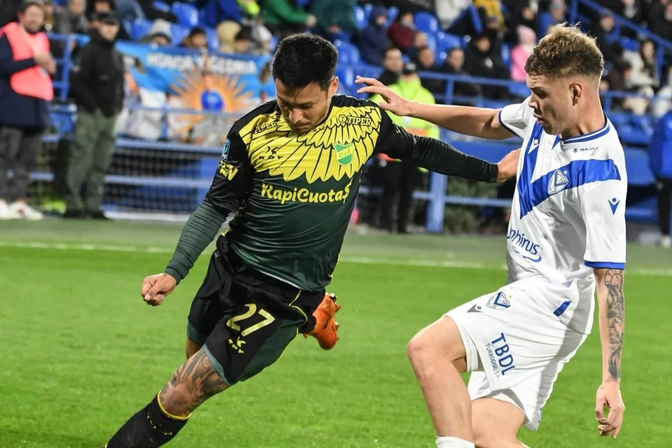 Empate caliente y final escandaloso en Liniers