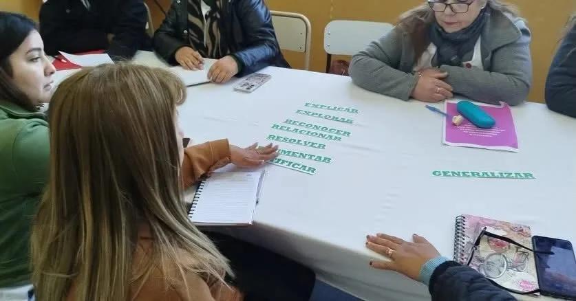 Docentes rurales se capacitan para mejorar la enseñanza de Matemática