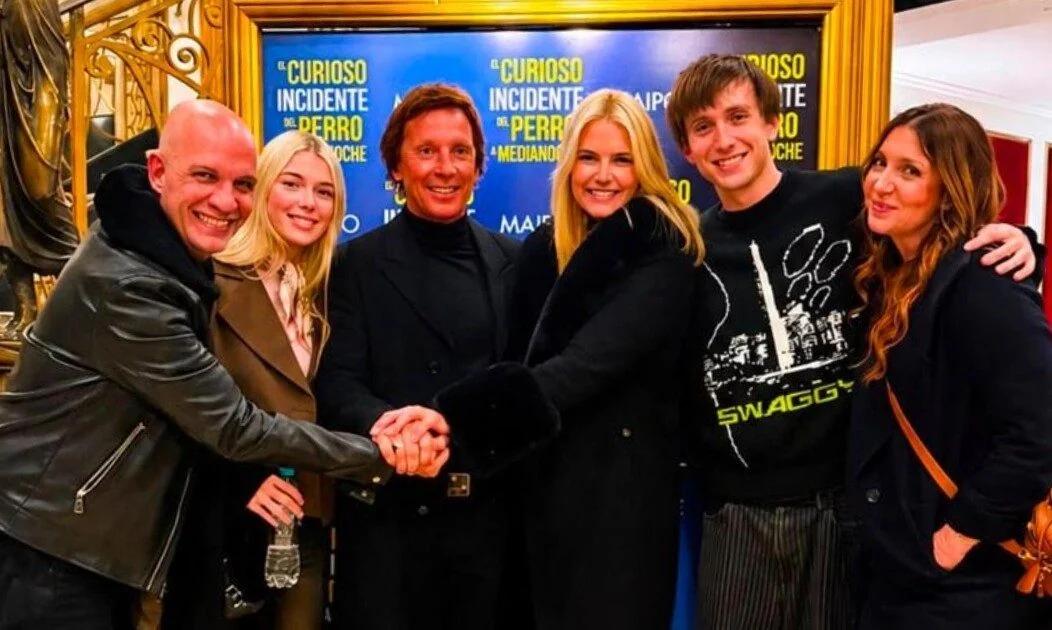 Valeria Mazza y su familia a puro aplauso en el Teatro Maipo