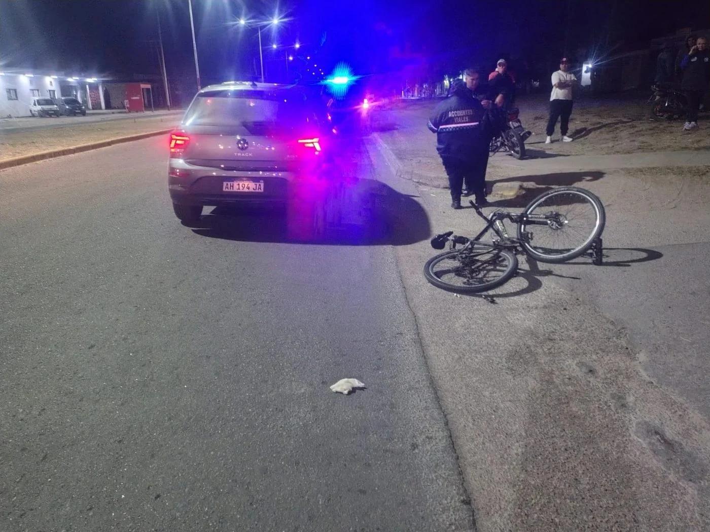 Ciclista con heridas graves tras choque en Faldeo del Velasco Sur