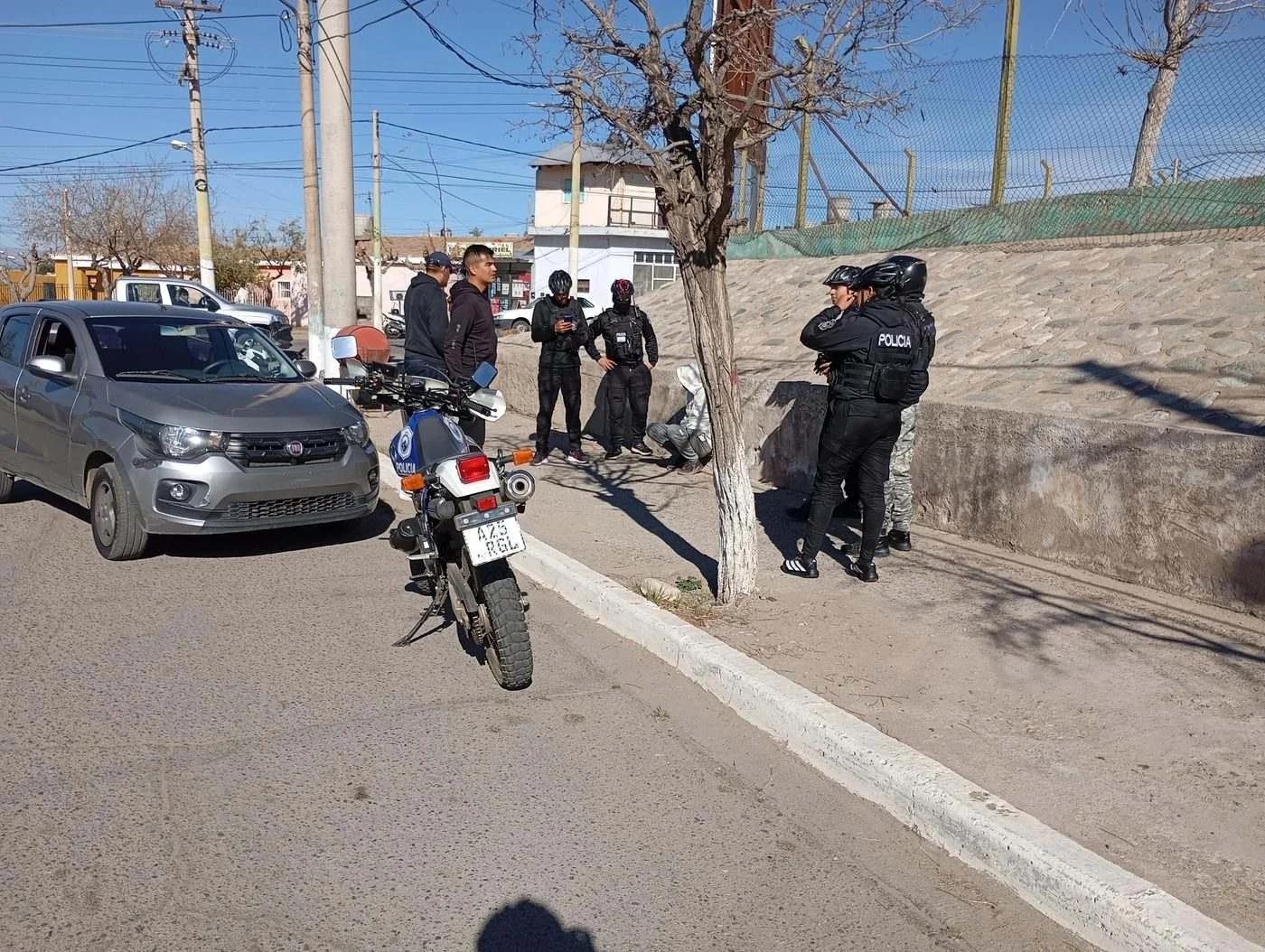 INTENTÓ INGRESAR A CASA DE POLICÍA Y FUE DETENIDO