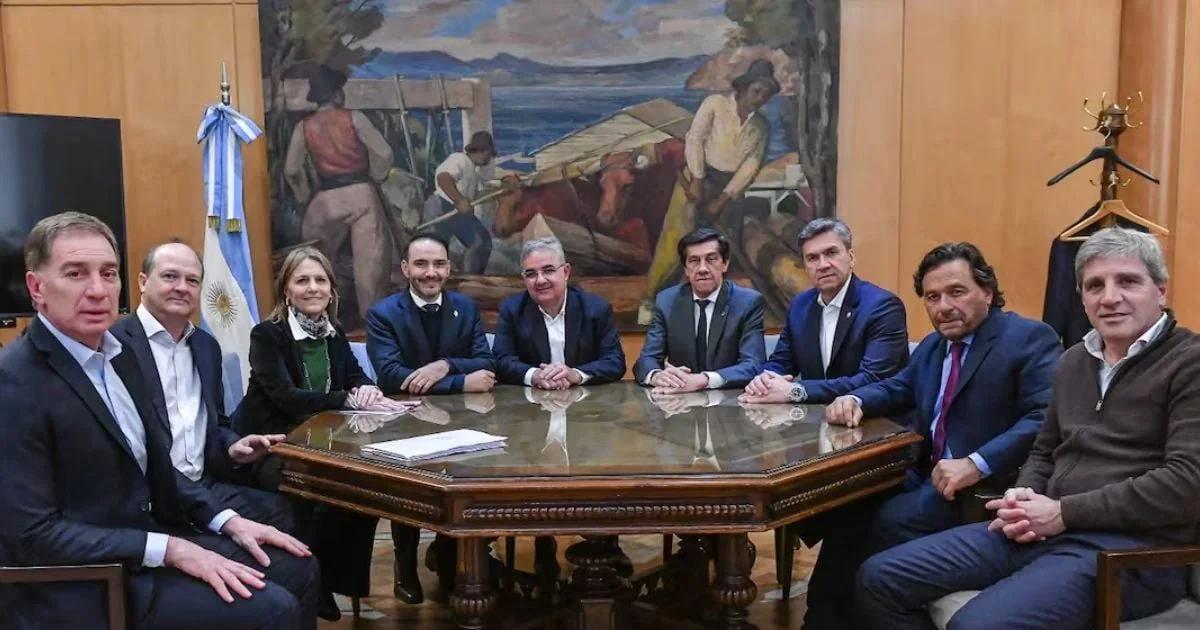 Gobernadores del Norte Grande negocian subsidios eléctricos