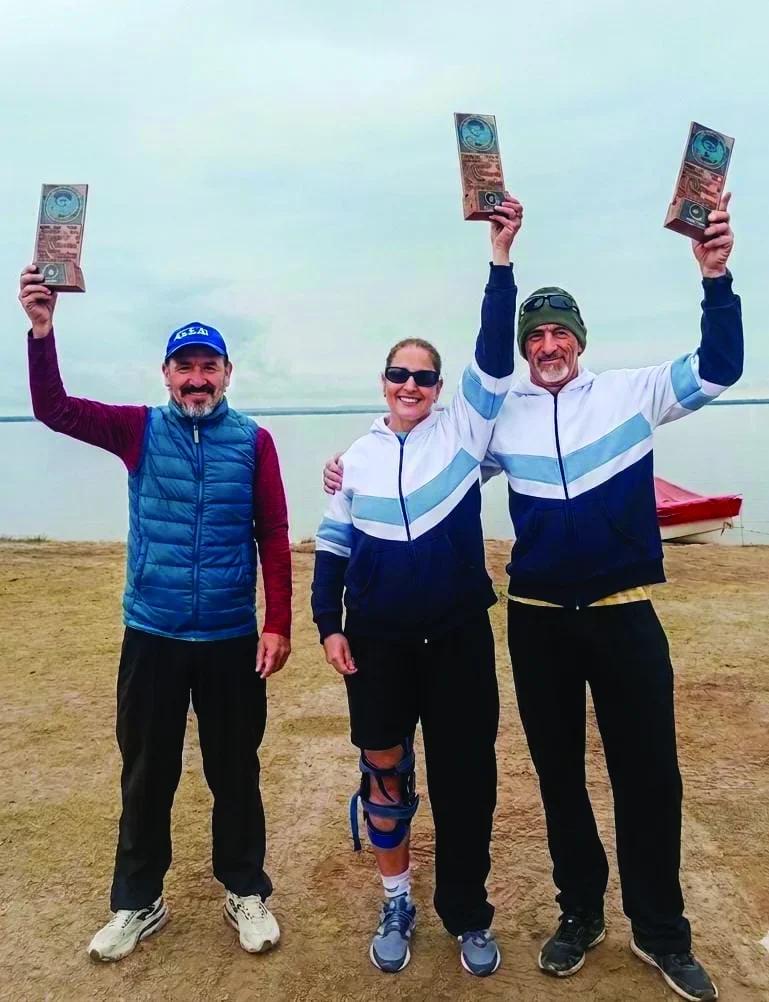 Triunfo brillante de los nadadores chamicalenses en el Gran Cruce del Fronte