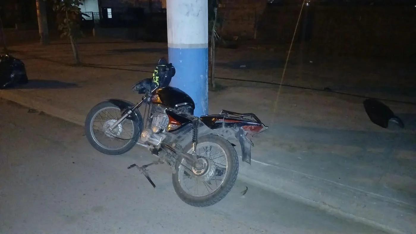 Accidente en barrio Joaquín V. González: una mujer hospitalizada