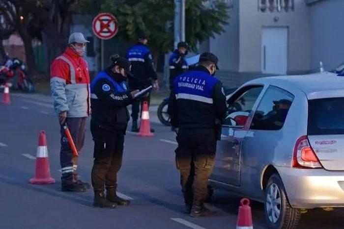 Actualizaron las multas por alcoholemia y falta de casco: la máxima por graduaci
