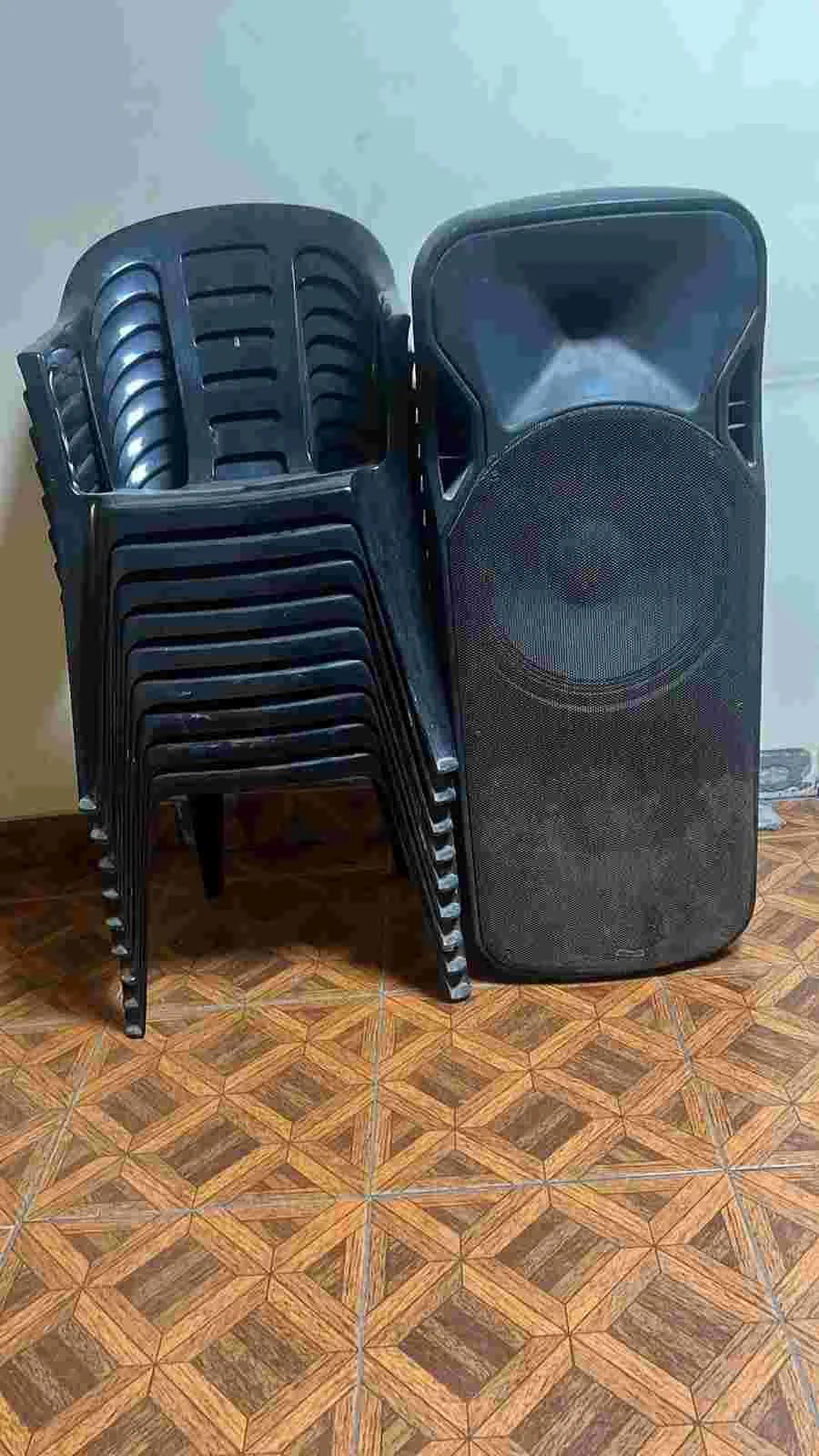 RECUPERAN PARLANTE Y SILLAS ROBADAS EN BARRIO CARLOS ONETTO
