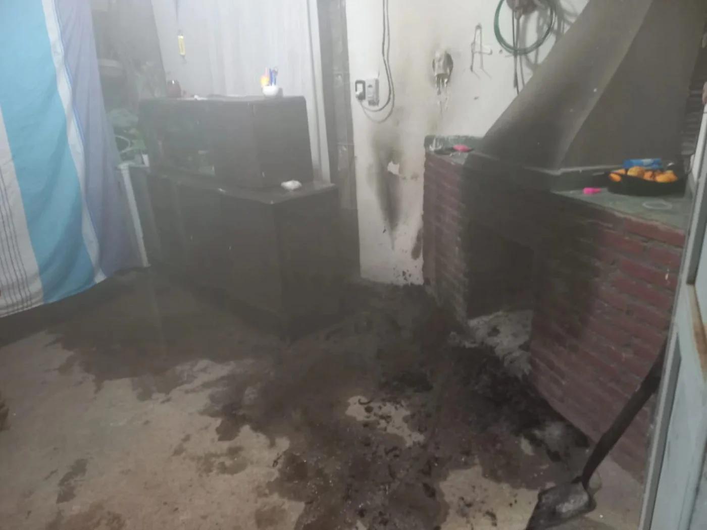 INCENDIO EN CUIPÁN CONTROLADO POR POLICÍA