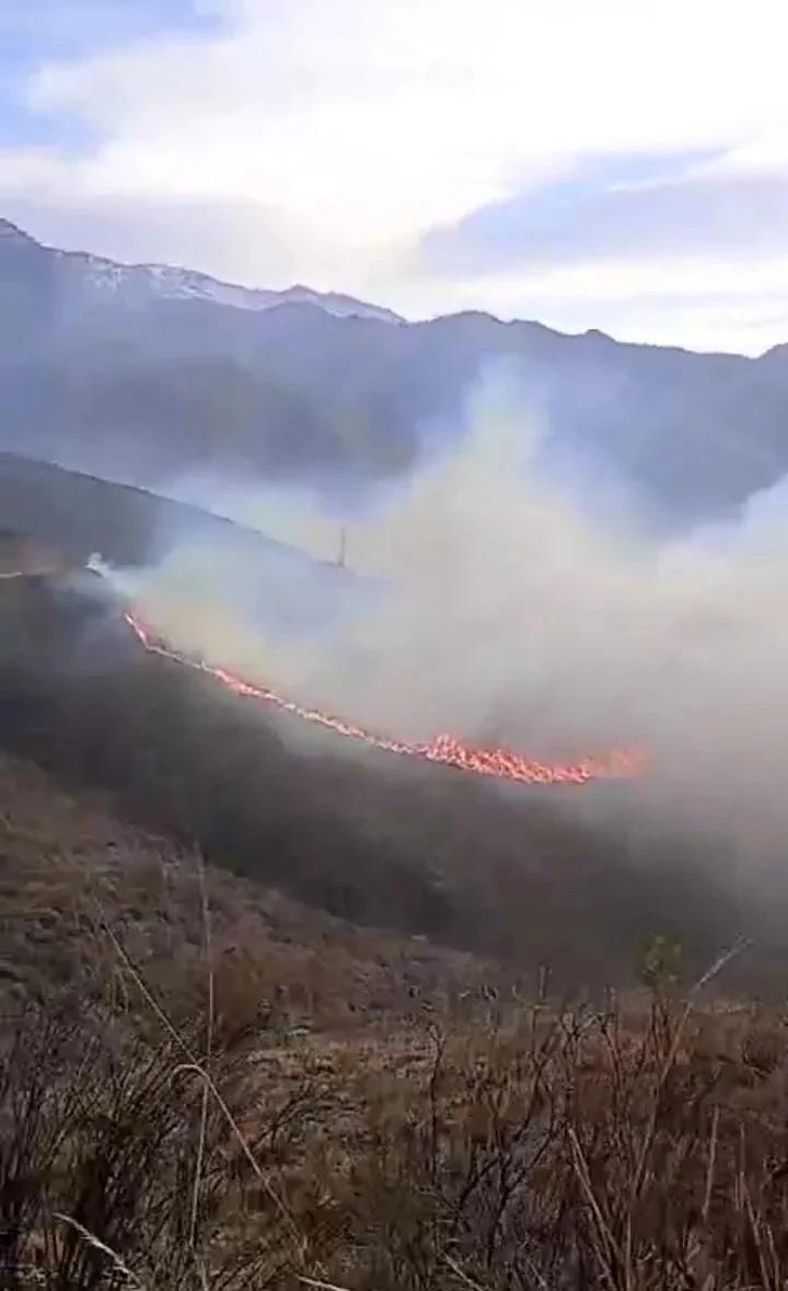 CONTINÚA EL OPERATIVO POR INCENDIO EN GUANCHÍN