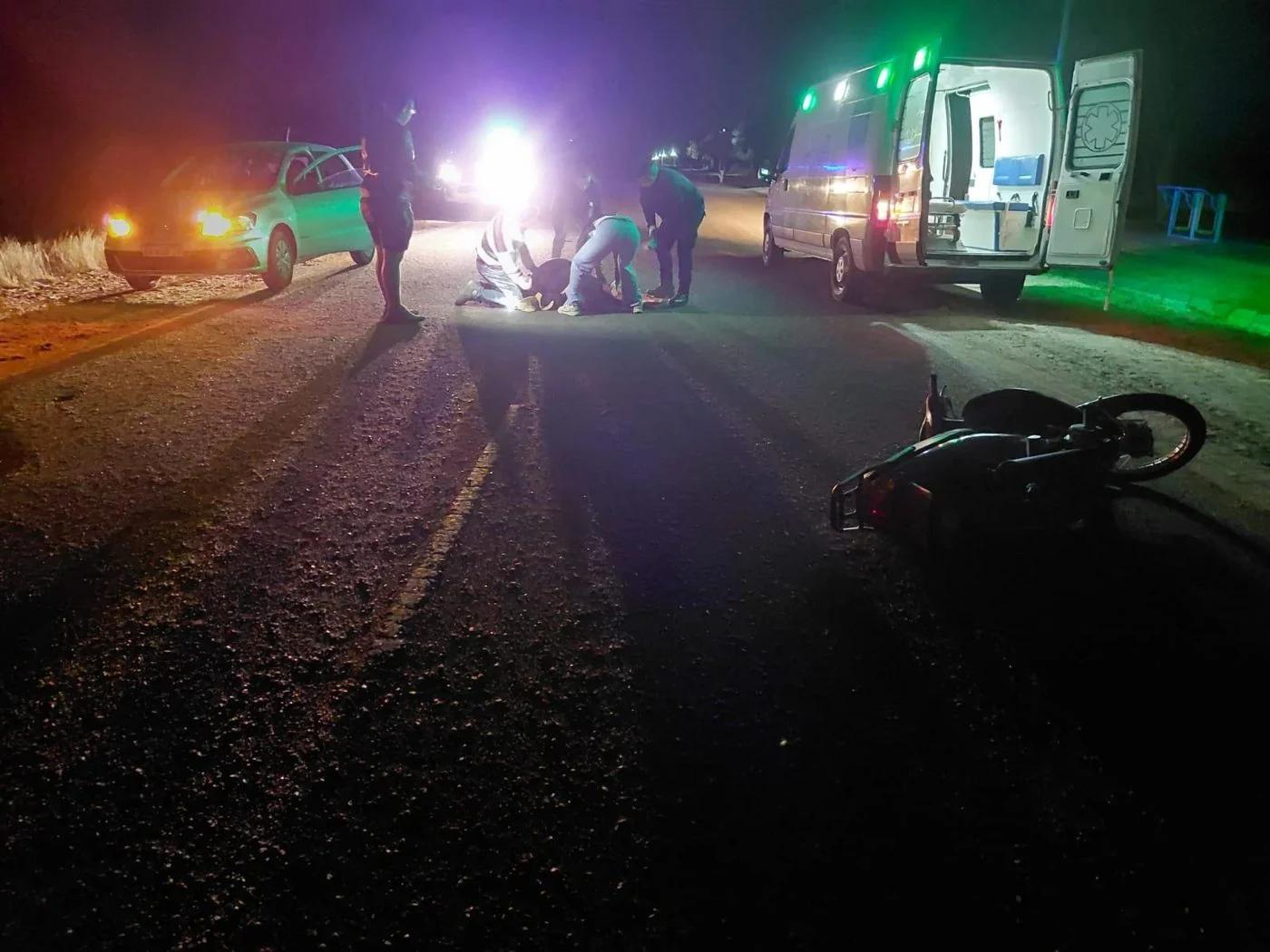 Joven herida tras caer de su moto por un bache en Catuna