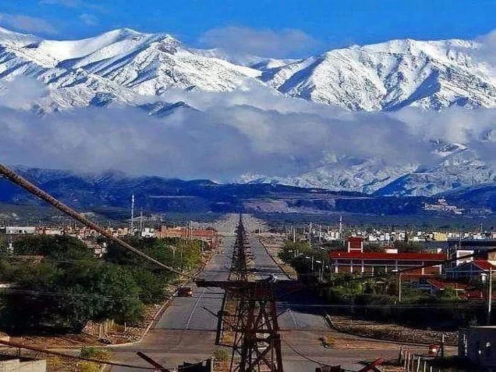 El Nevado de Famatina compite en un certamen internacional