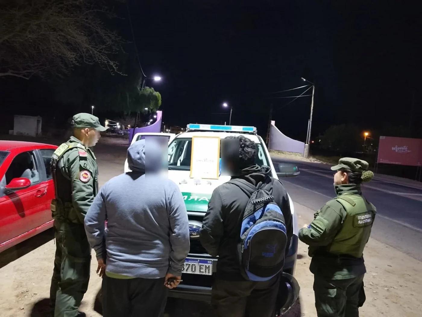 Secuestraron estupefacientes en un remis sobre la Ruta Nacional 40