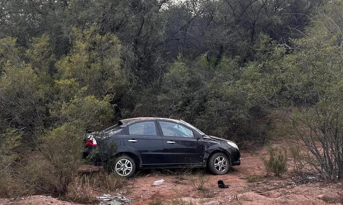 VOLCÓ UN AUTO EN TAMA: TRES JÓVENES CON LESIONES LEVES