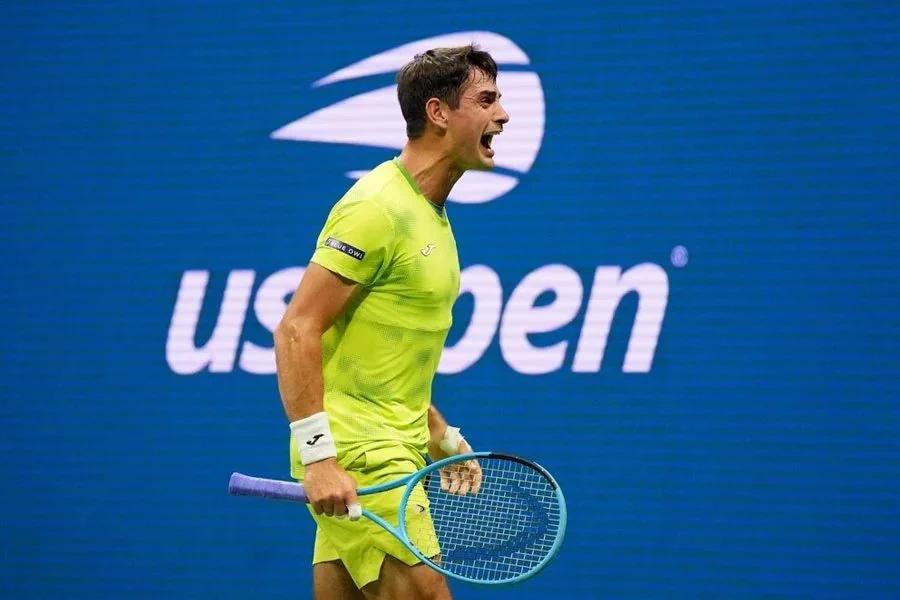 Histórico golpe del argentino Mariano Navone: venció a Novak Djokovic