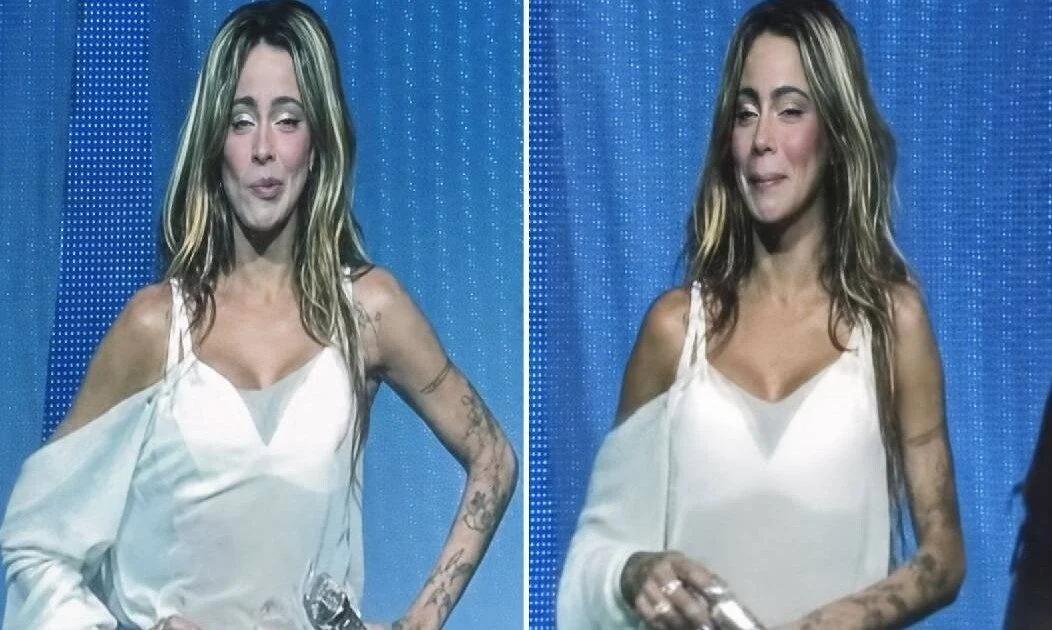 Tini Stoessel se emocionó hasta las lágrimas en su show en México