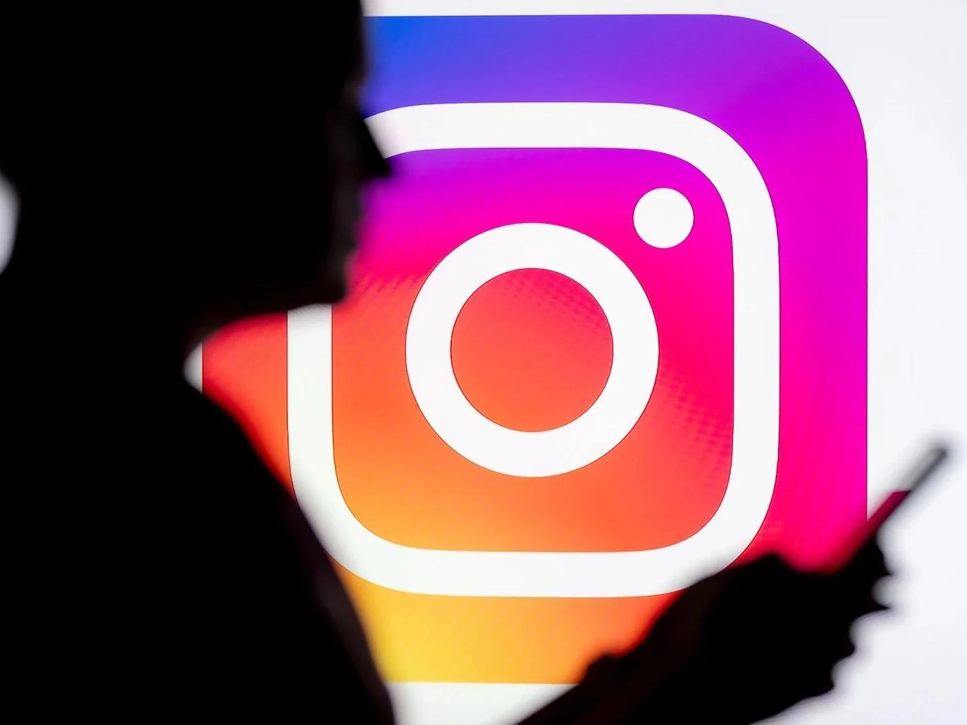 Instagram limitará el alcance de perfiles creados con inteligencia artificial qu
